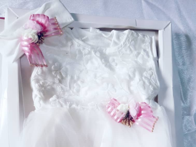 Quality white and pink gown with hair band and Shoes. 0-3 years
