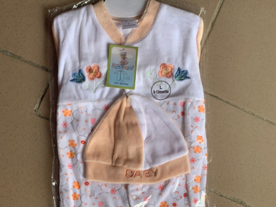 Baby frog wear and cap