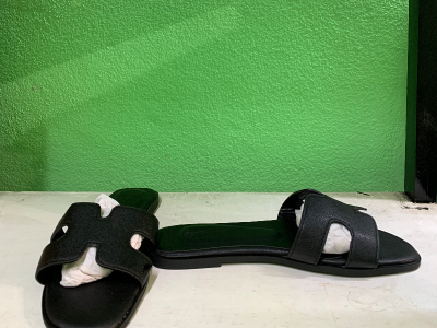 Hermes female slippers