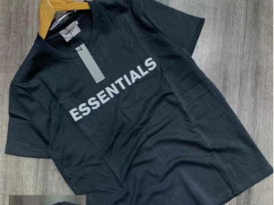 Essential black T-shirt