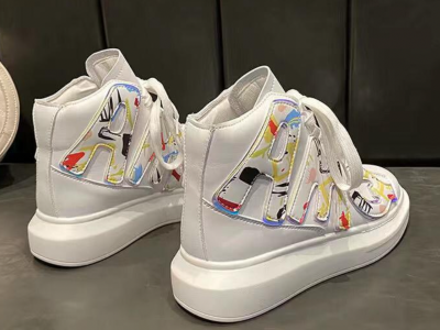 Sneakers ?