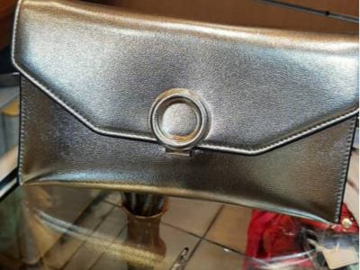 Porte feuille en cuir