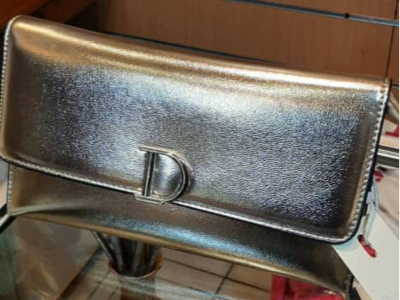 Porte feuille en cuir