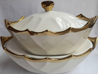 Porcelain dinner serving set