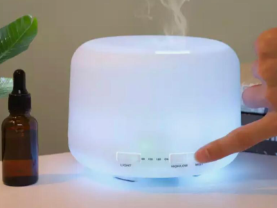 Automatic perfume dispenser