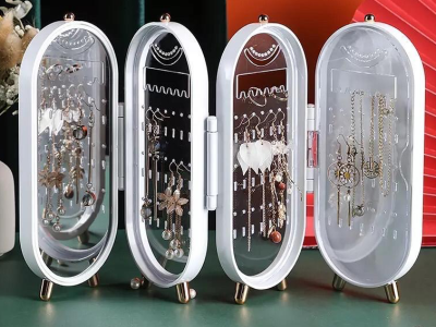 Elegant jewelry box