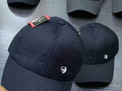 Caps