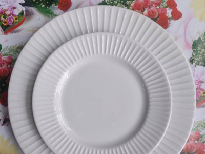 Plat + nettement