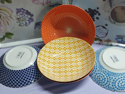 5 mini saladiers  Taille: moyenne