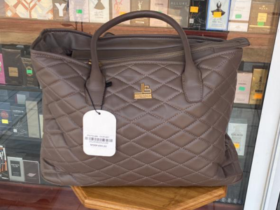 Hand bag