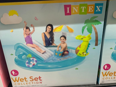 Inflated swimming pool & play toy for kids
