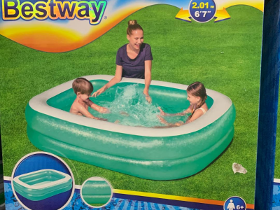 Inflated pool for kids