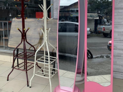 Mirror stand