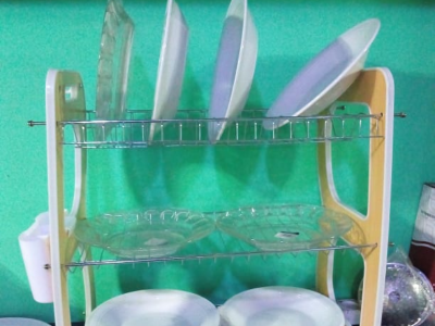 Plates stand