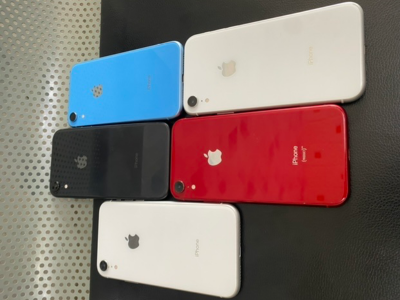 iPhone XR (64gig )