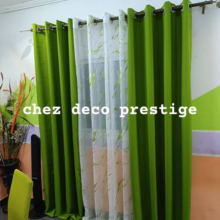 ensemble de trois rideaux