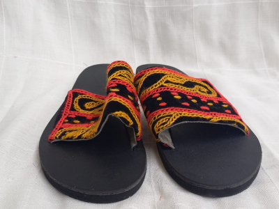 Toghu slippers
