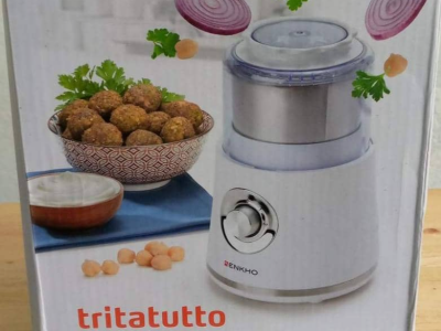 Robot culinaire avec lames en acier