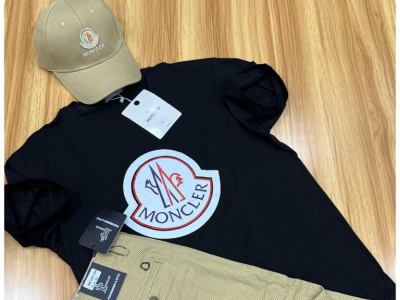 Culotte kaki + T-shirt + casquettes