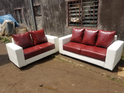 05 Seats couch