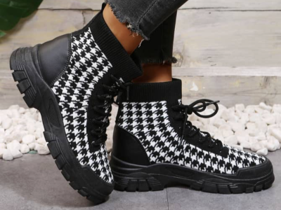 Female check boots