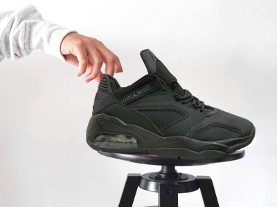 Black Sneaker