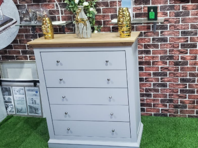 Commode de chambre  en bois  solide  blanc cassé