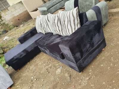 04 Seats Couch