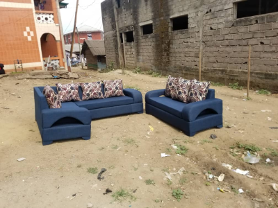 06 Seats couch