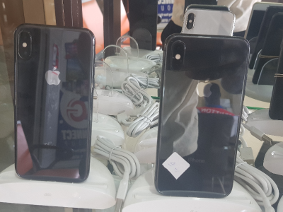 iPhone x 64gb