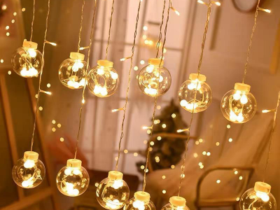 Decorative strap lights