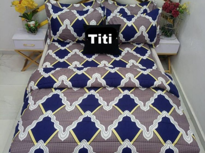 1 bedsheet + 1 very thick duvet + 4 pillow cases