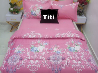 1 bedsheet + 1 very thick duvet + 4 pillow case