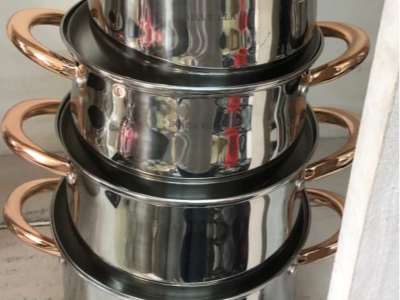 Set of pots