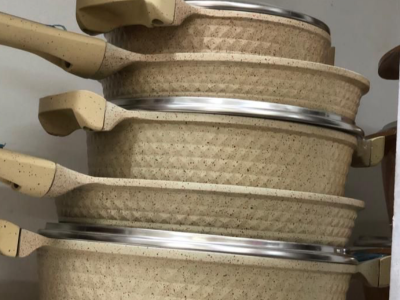 Set of pots