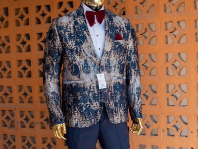 Tuxedo men suit
