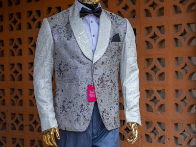 Tuxedo men suit
