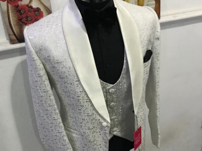 Tuxedo men suit