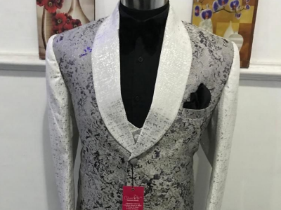 Tuxedo men suit