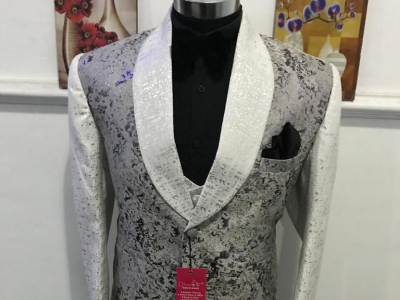 Tuxedo men suit