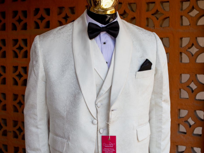 Tuxedo men suit