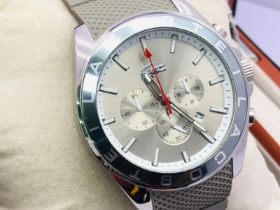 Montre Lacoste