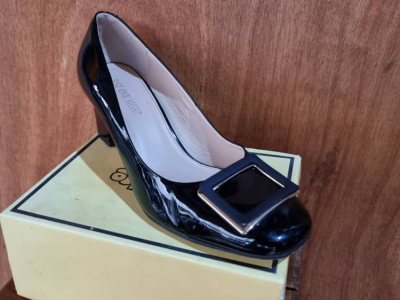 Medium Heel Covered Shoe