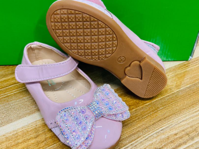 Shoe