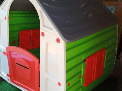 Toy house for kids