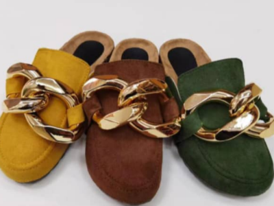 woman Gold chain slippers