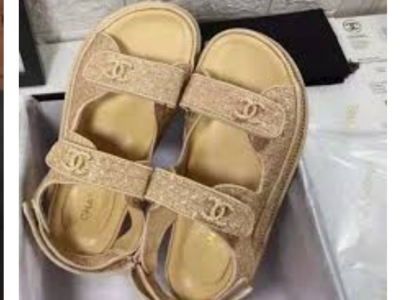 Female flat Sandals