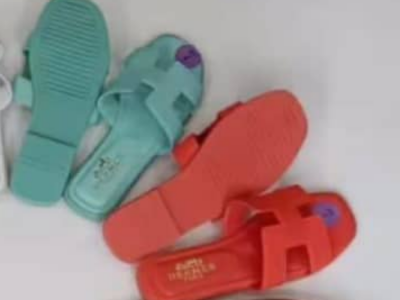 Ladies slippers
