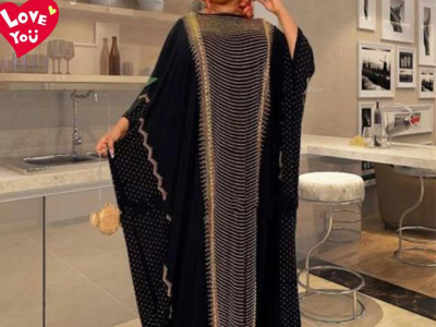 Black robe shiny gold abaya
