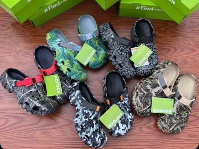 Crocs ( Casual foot wear)